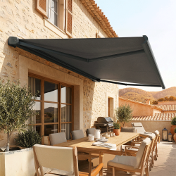 Toldo cofre 135, inclinación y gran versatilidad